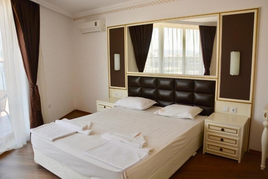 Golden Rainbow VIP Residence 4* суреті