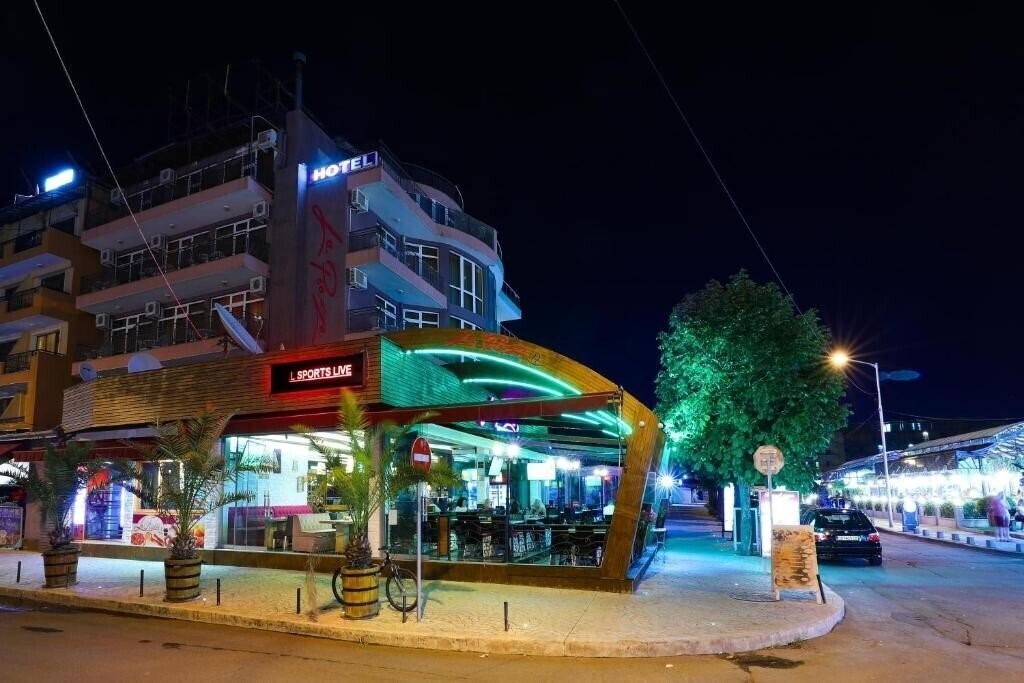 Фотография La Piazza 2*