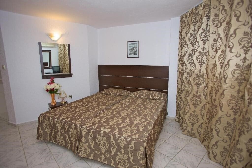 Фотография Zora 2*