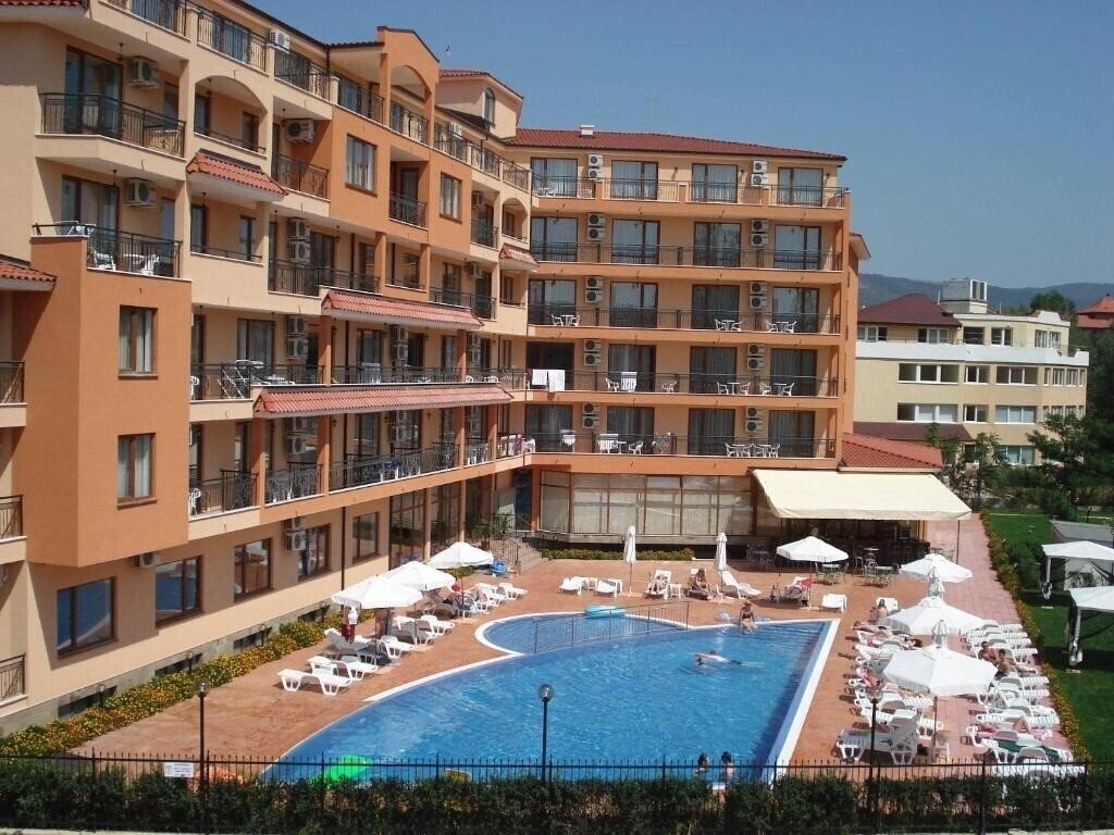 Apart Hotel Happy 3* қонақ үйі