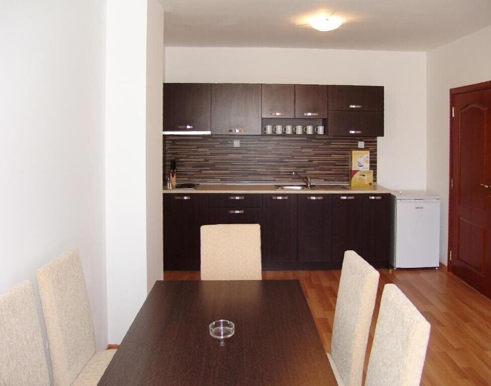 Apart Hotel Happy 3* суреті