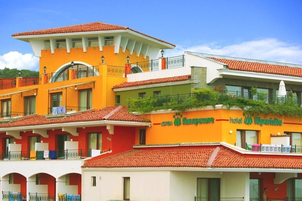 Отель Kiparisite 4*