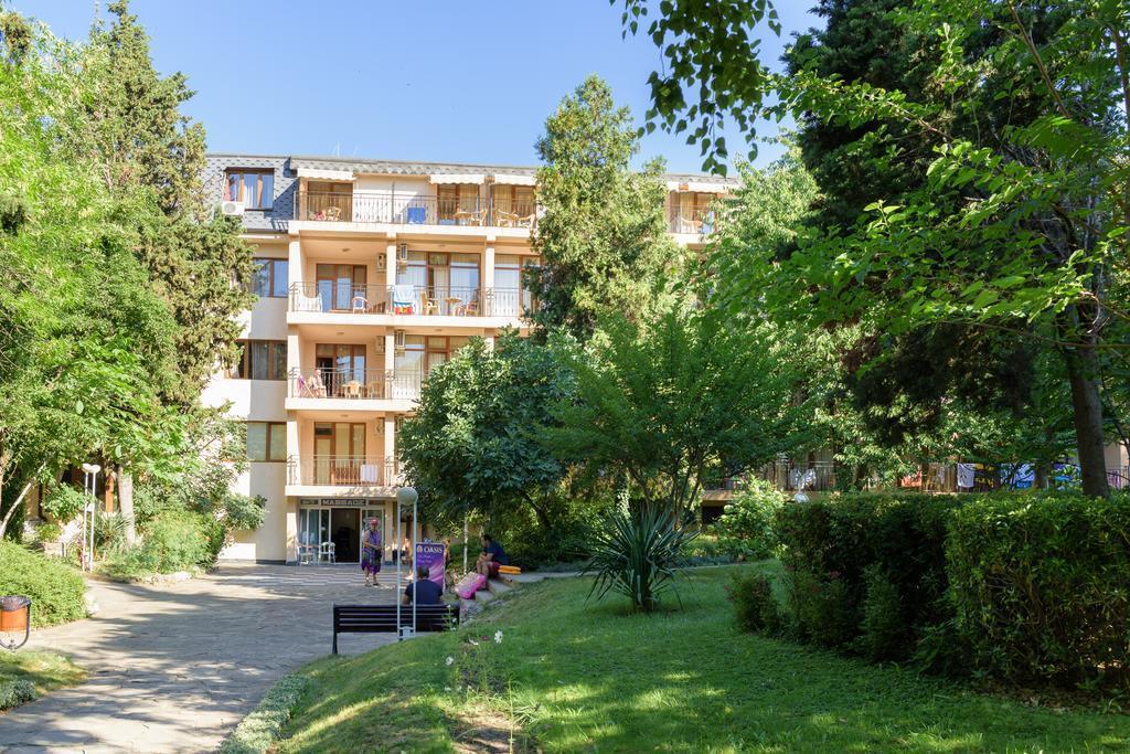 Отель Oasis Park Hotel 3*