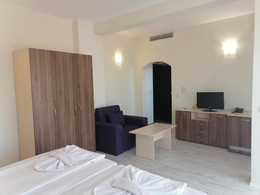 Изображение Aparthotel Vris 2*