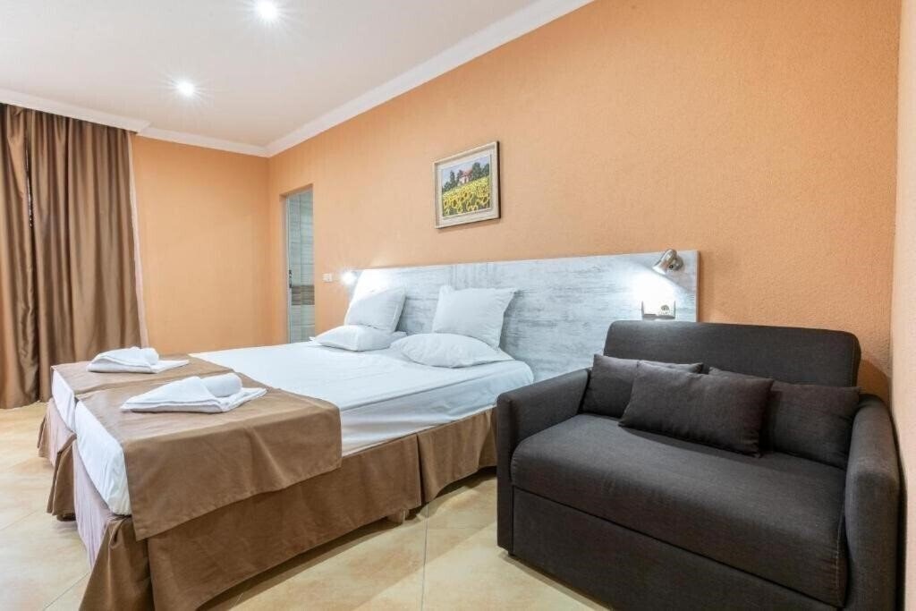 Riva Park Hotel 4* суреті