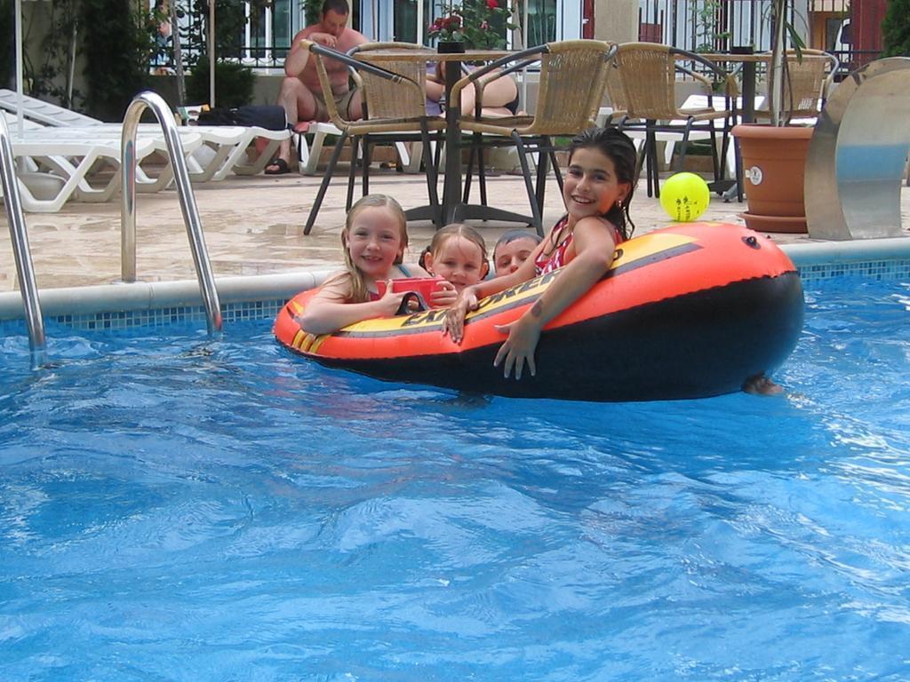 L & B (ex. L&b) 3* суреті