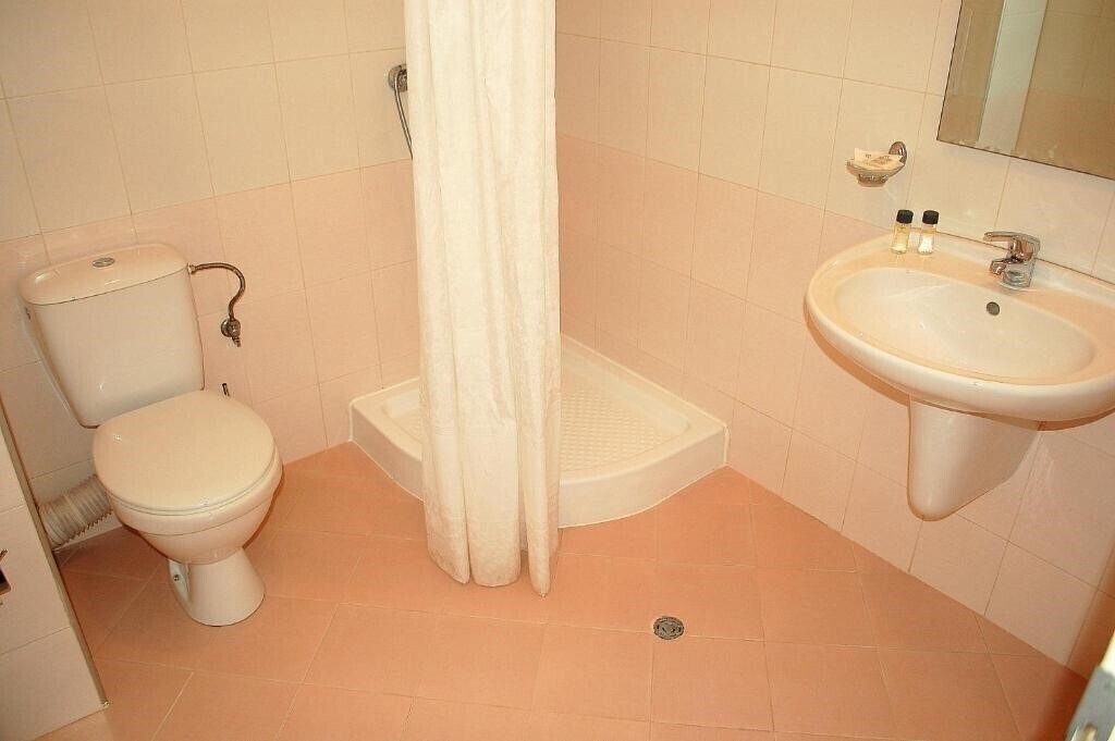 Flores Park Aparthotel 3* фотосуреті