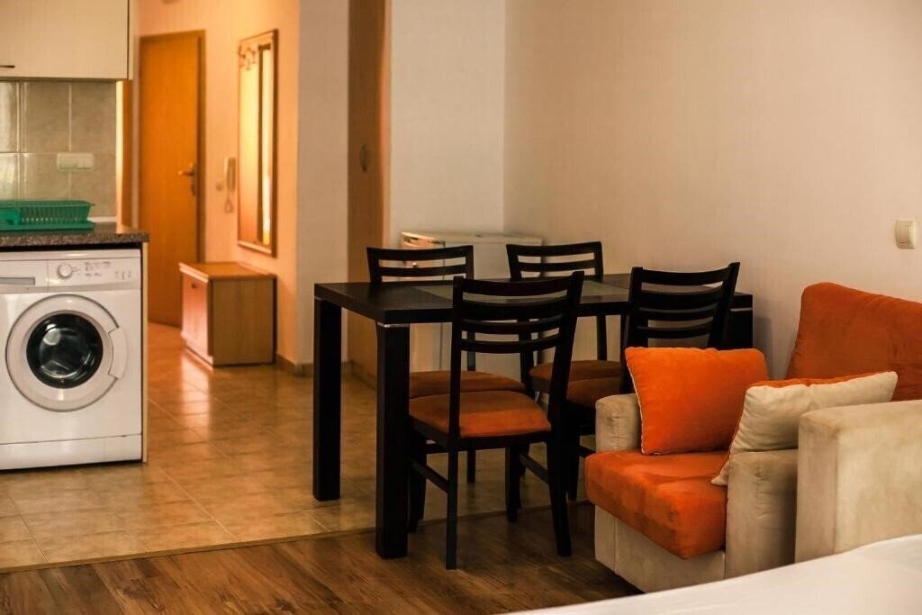 Sunny Holiday Apartments (ex. Sunny Holiday Apart, Sunny Holiday) 3* суреті