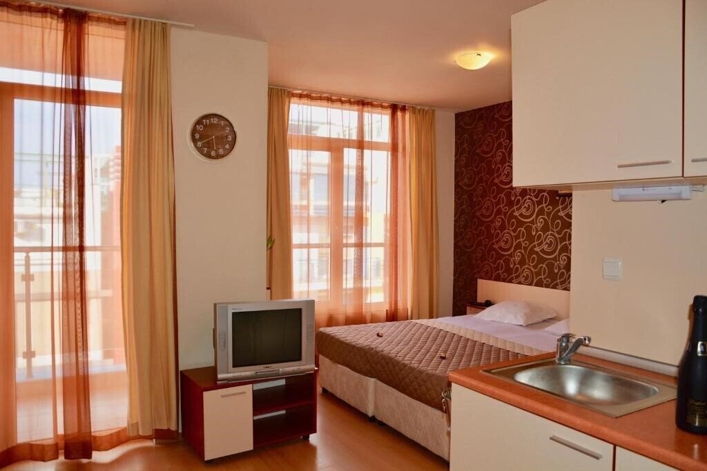 Rainbow Holiday Complex - Rainbow 2 (ex. Rainbow Aparthotel II, Rainbow 2 Cacao Beach Apartments, Holiday Complex Rainbow II) 3* суреті