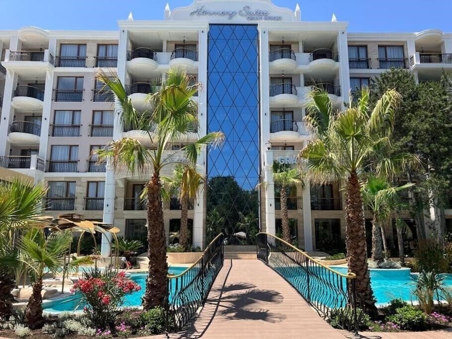 Отель Harmony Suites 14 - Grand Resort Deluxe 3*