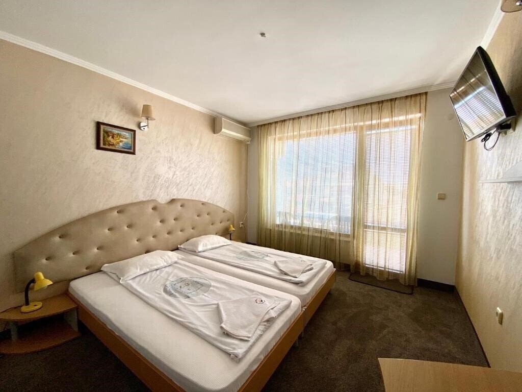 Фото Golden Fish Family Hotel (ex. Golden Fish, Villa Golden Fish) 3*