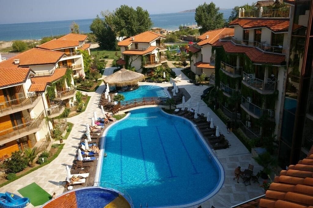 Отель Laguna Beach Resort & SPA Sozopol 4*