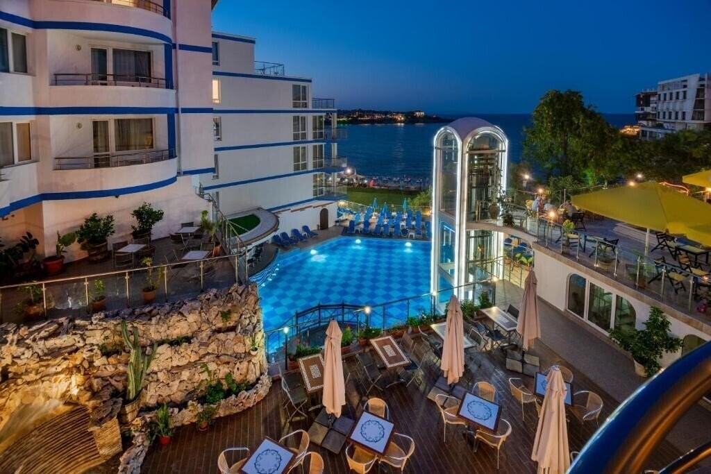 Изображение Villa List 4*