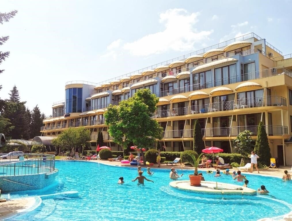 Отель Hotel Koral 4*