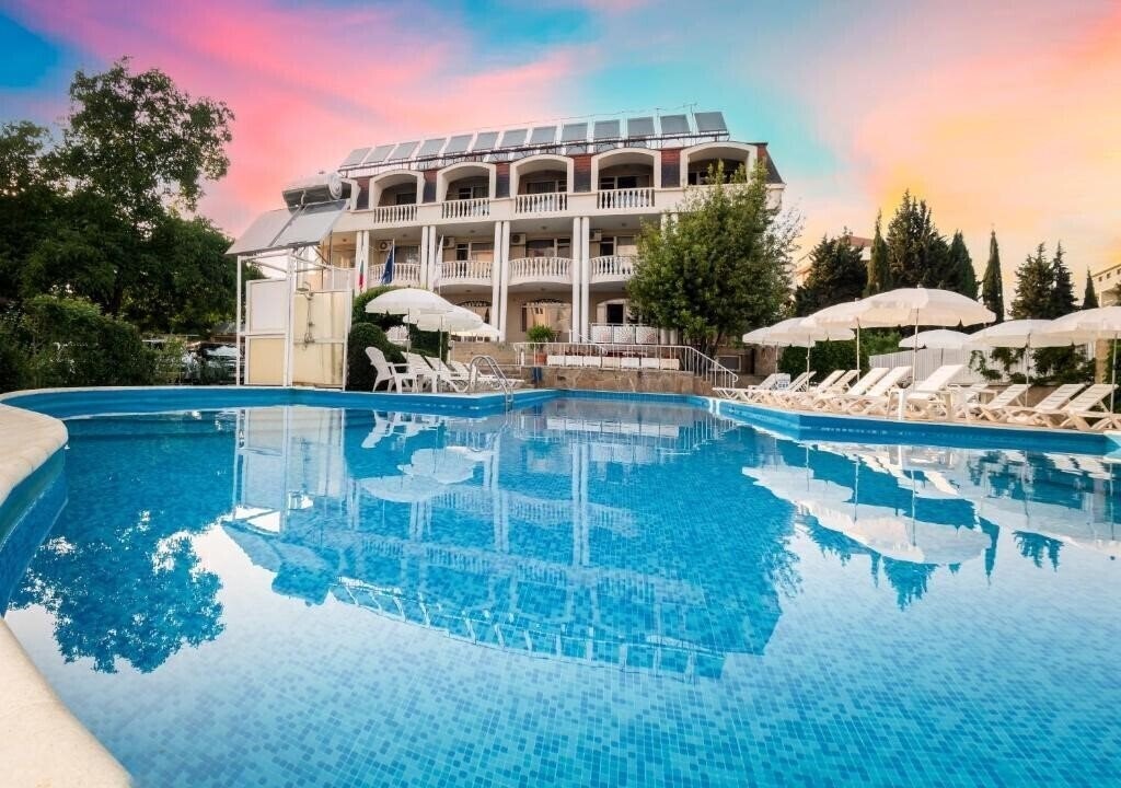 Отель Aurora Hotel & Villa 3*