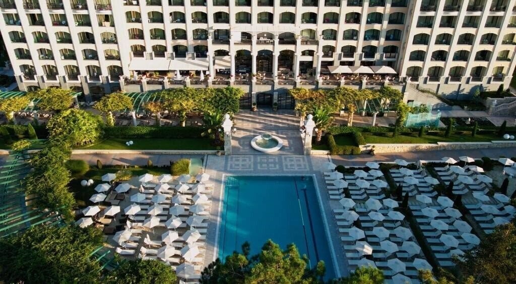 Astor Garden 5* қонақ үйі