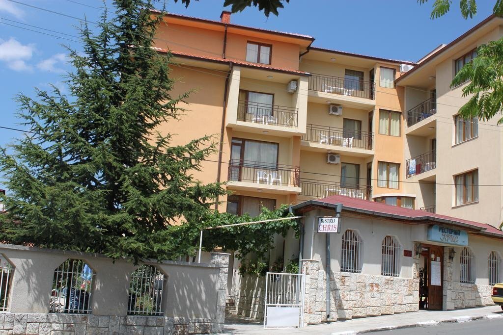 Chris Hotel 3* суреті