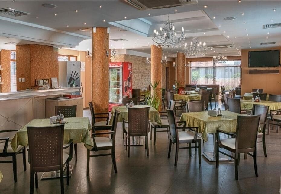 Фото Hotel Aleksandra 3*