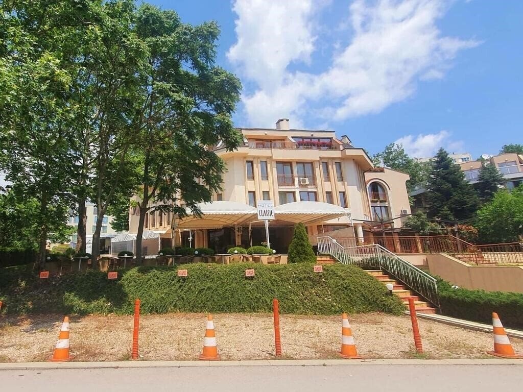 Отель Family Hotel Classic 3*