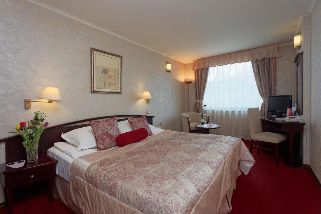 Capitol Hotel 4* суреті