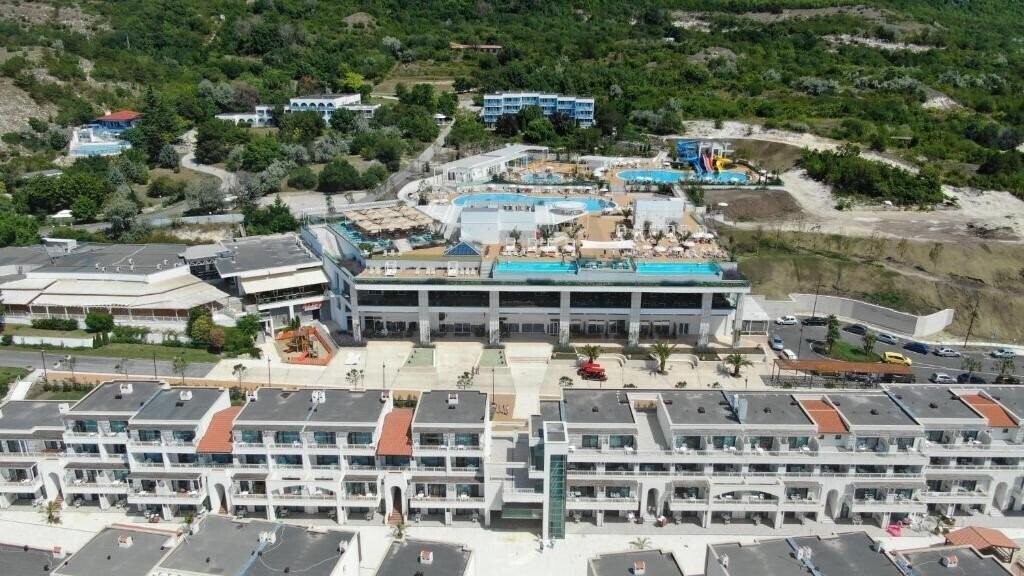 White Lagoon Complex 3* суреті