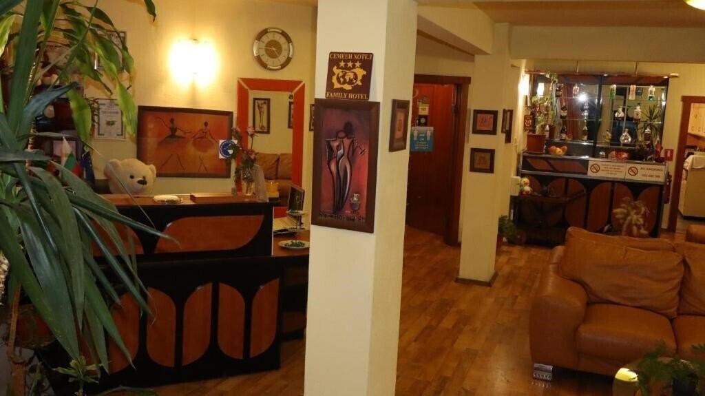 Hotel Palitra 3* фотосуреті