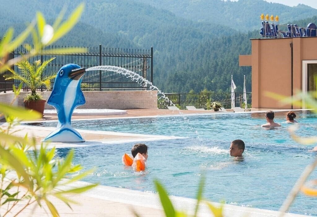Отель Hotel Vella Hills 4 4*