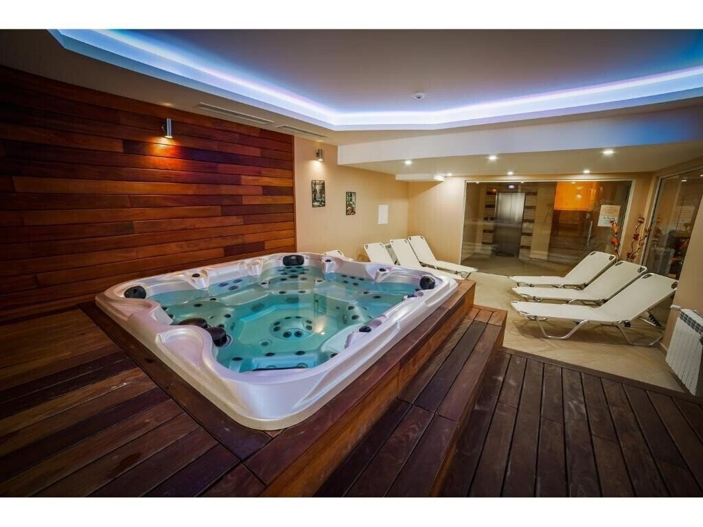 Изображение Hotel Vella Hills 4 4*