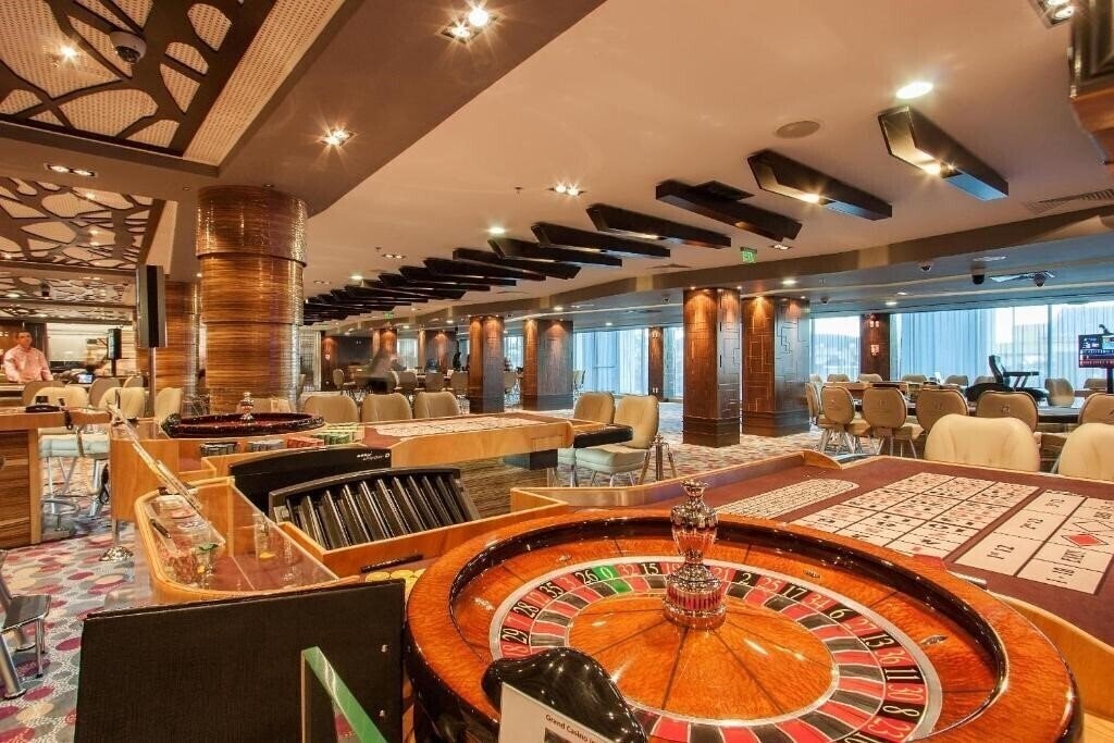 International Hotel Casino & Tower Suites 5* суреті
