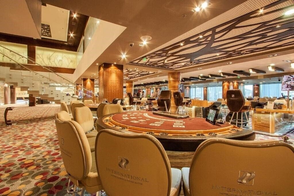 International Hotel Casino & Tower Suites 5* суреті