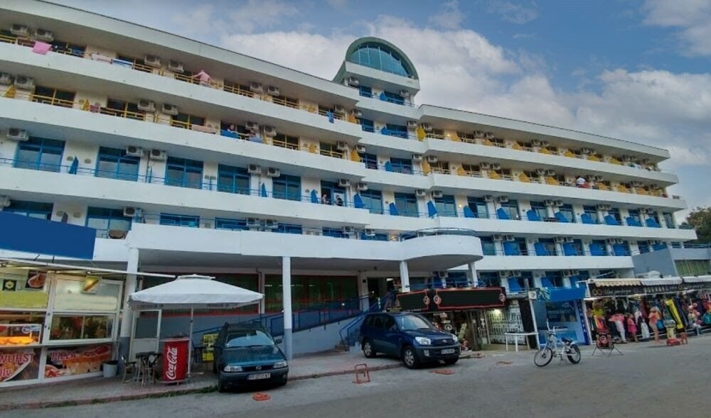 Отель Carnival 3*