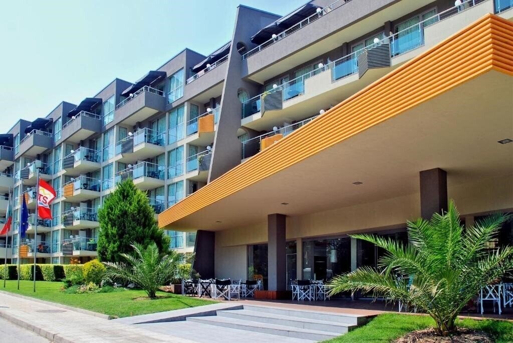 Excelsior Golden Sands 4* қонақ үйі