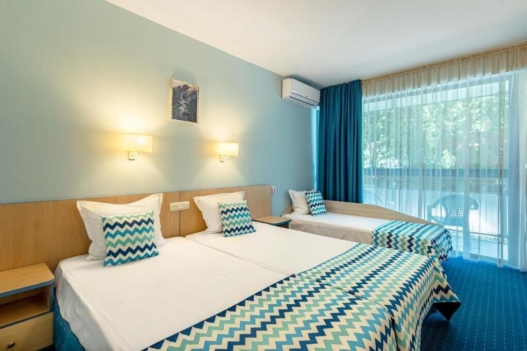 Фото Holiday Park 4*