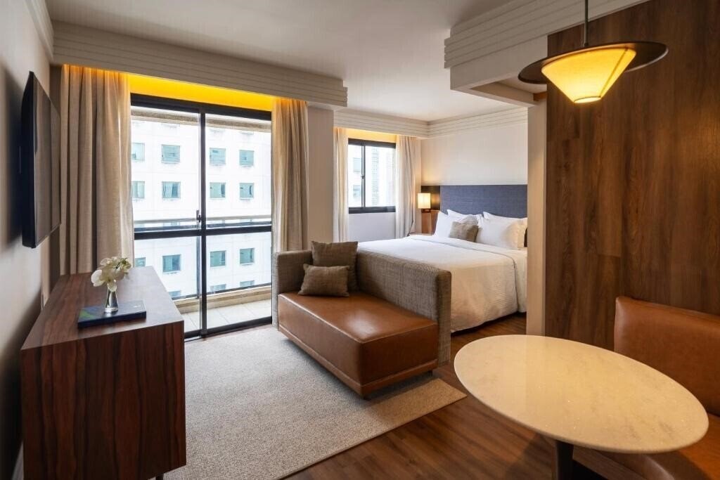 Отель Estanplaza International 4*