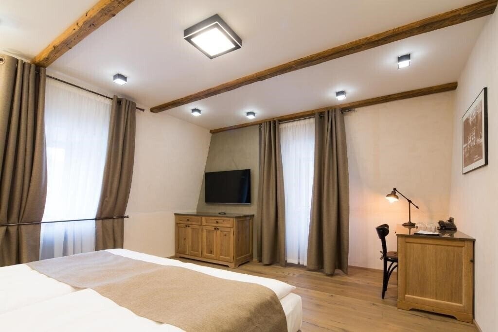 Изображение Male Versailles 4*