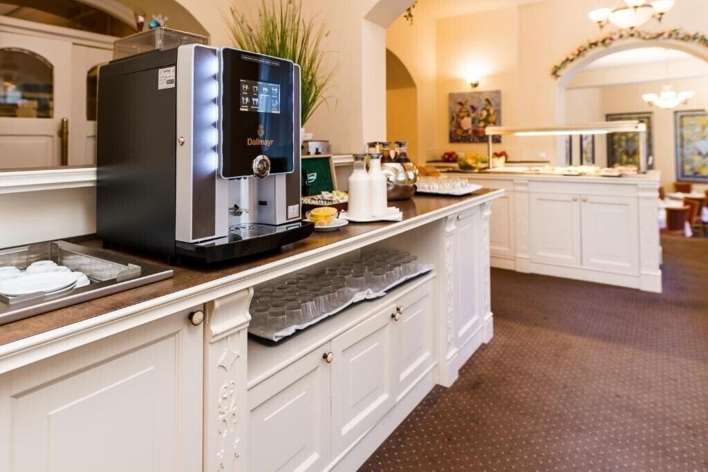 Anglicky Dvur 3* фотосуреті