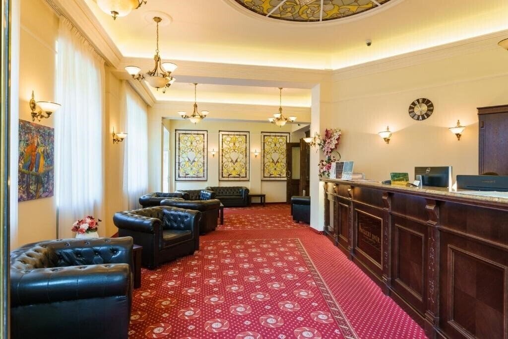 Anglicky Dvur 3* суреті