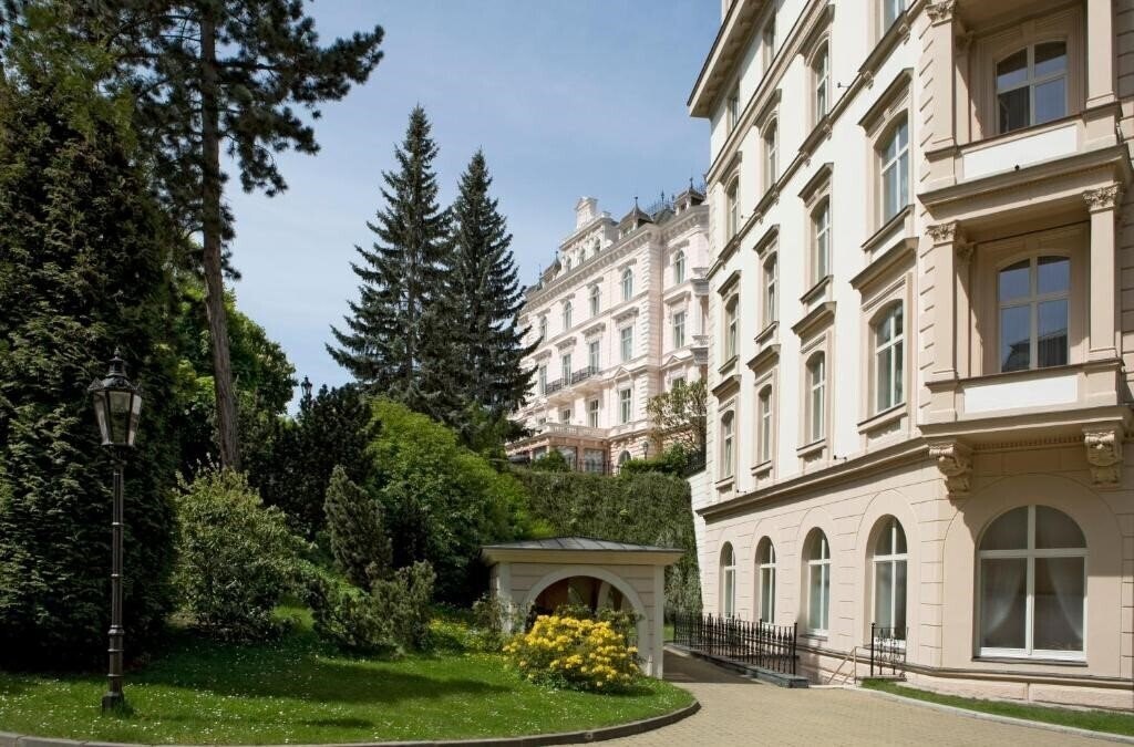 Bristol Kralovska Villa 4* суреті