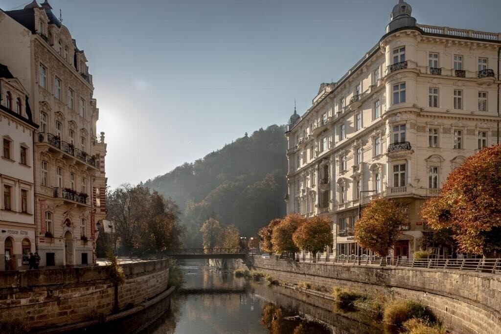 Отель Grandhotel Pupp 5*