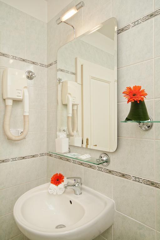 Saint George Hotel 3* суреті