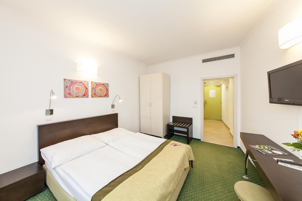 Hotel Vitkov 4* фотосуреті