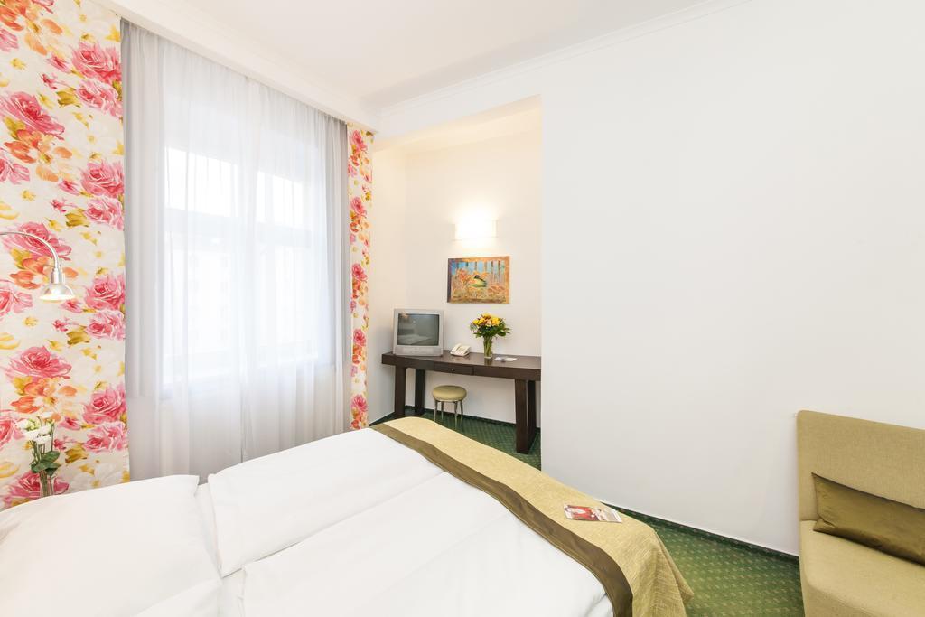 Hotel Vitkov 4* суреті