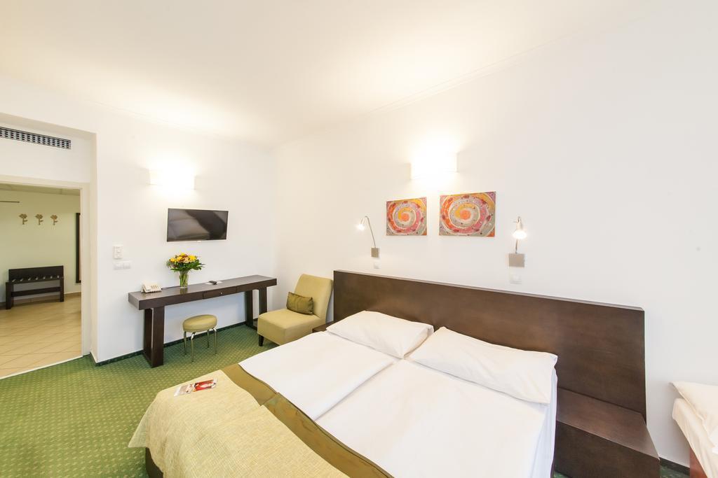 Hotel Vitkov 4* суреті