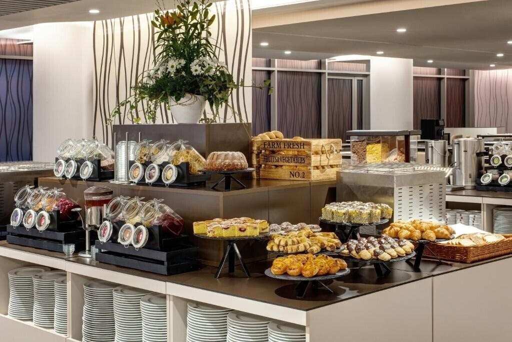 Фото Clarion Congress Hotel Prague 4*