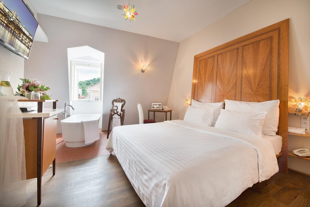 Фото Design Hotel Neruda 4*