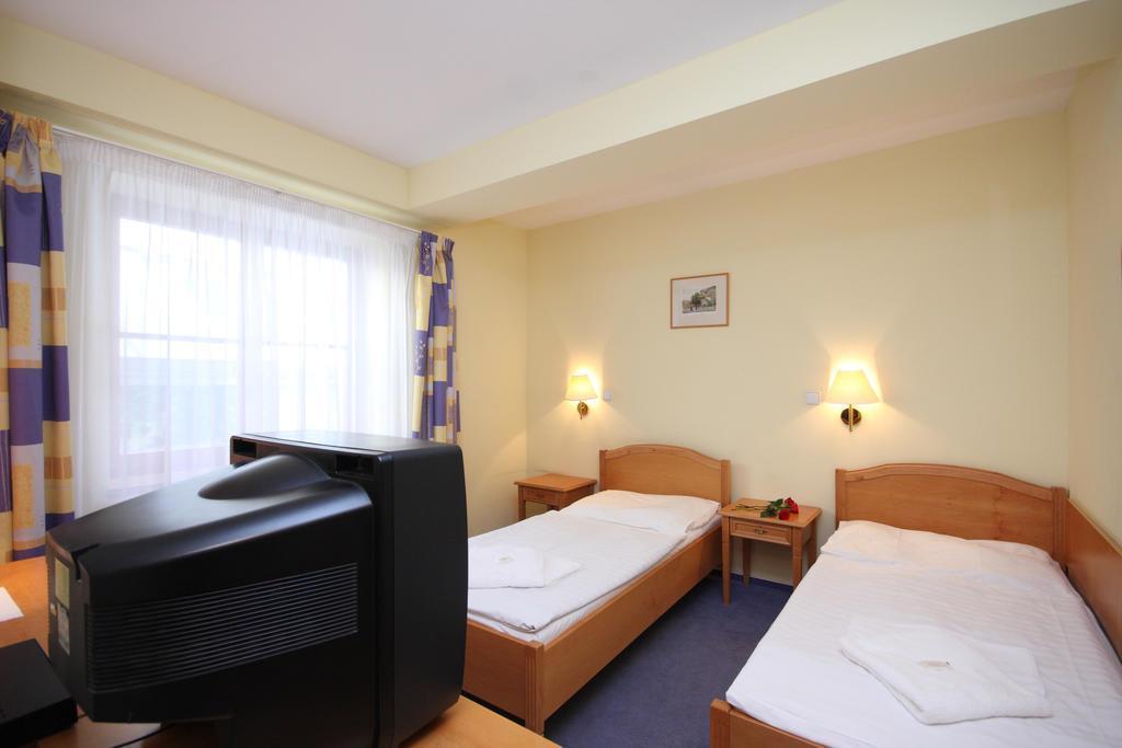 Claris 3* фотосуреті