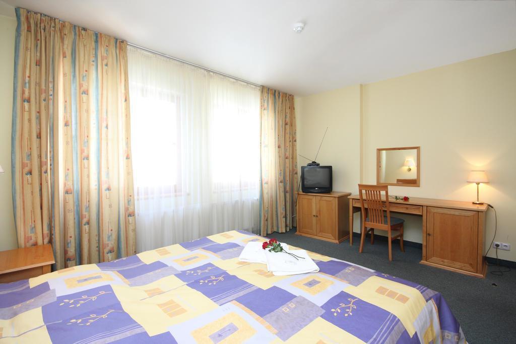 Claris 3* суреті