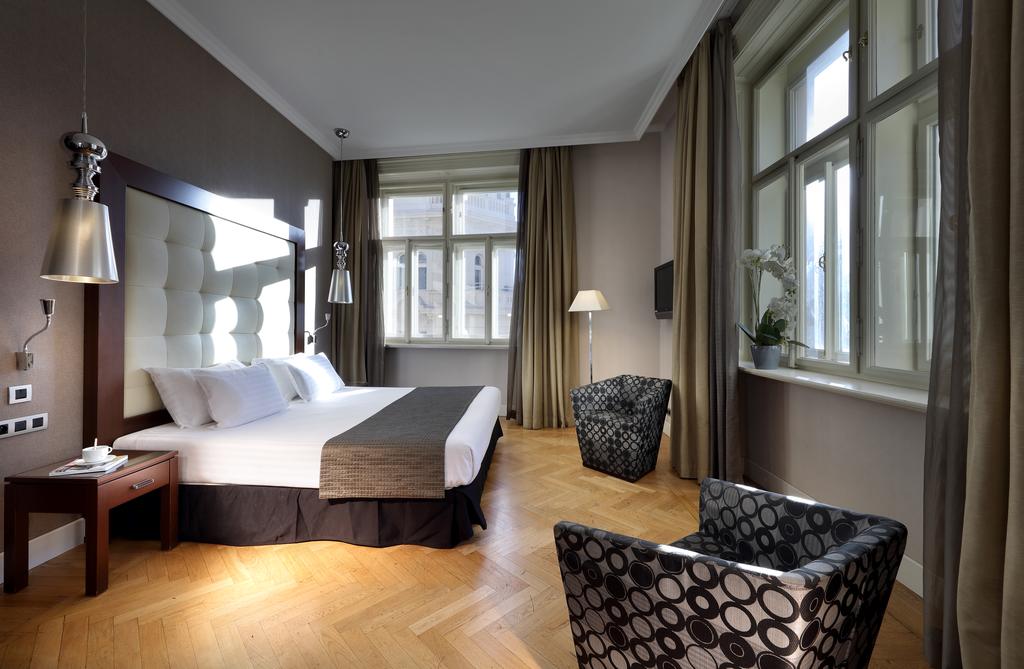 David 4* суреті