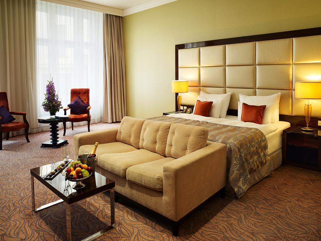 Kings Court Hotel 5* суреті