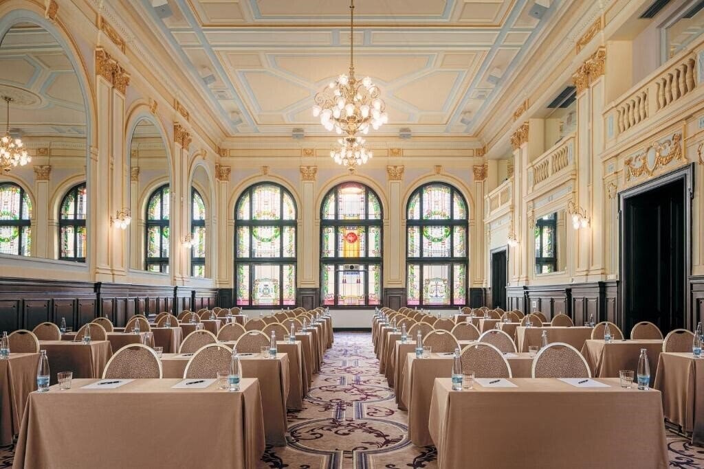 Kings Court Hotel 5* суреті